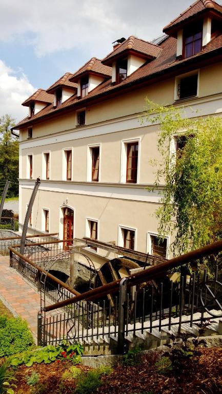 Sedlec-Prcice Pension Mlyn Stare Mitrovice المظهر الخارجي الصورة